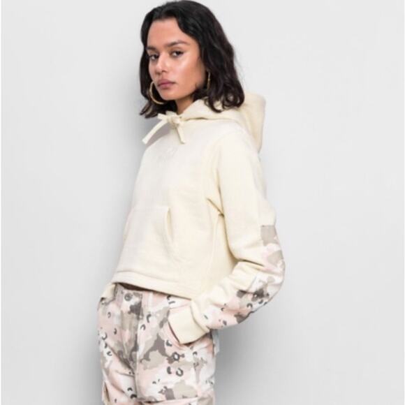 KITH Hailey Crop Camo Patch Hoodie Vintage White Cream Sz M {B9} - Picture 1 of 5